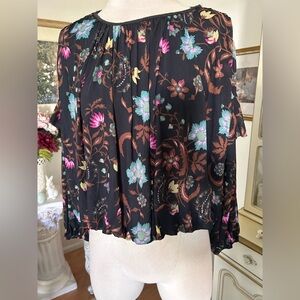 Free People beautiful Floral Black Blouse elastic cuffs C:4197-8-Size S